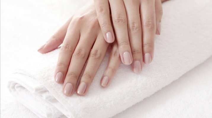 EL CUIDADO DE LAS UÑAS