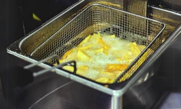 RECICLAJE DE ACEITES USADOS.