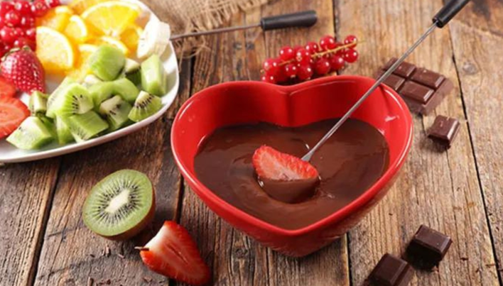 FONDUE DE CHOCOLATE CON FRUTAS