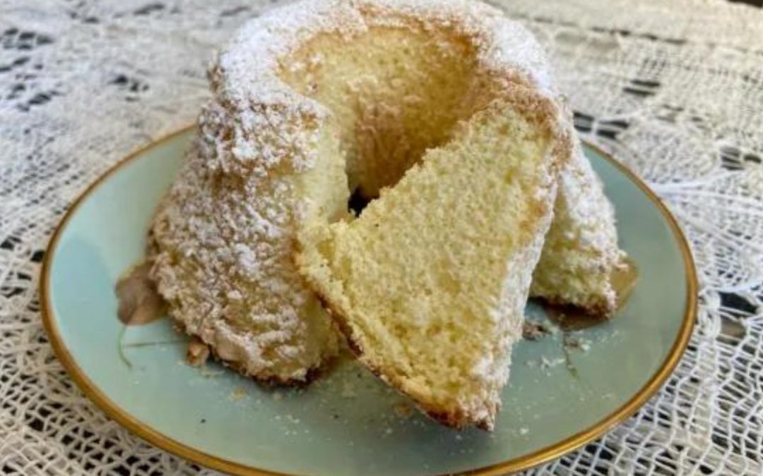 POSTRE: TORTA DE MAICENA.