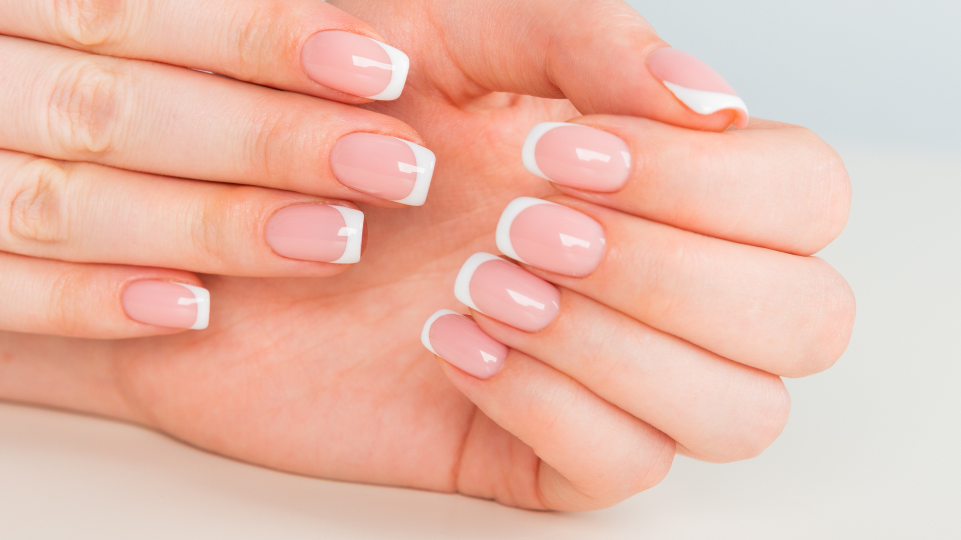 TÉCNICAS PARA MANTENER LAS UÑAS FUERTE Y SALUDABLES