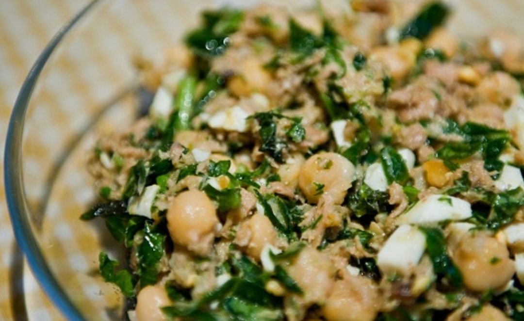Ensalada tibia de garbanzos y espinaca
